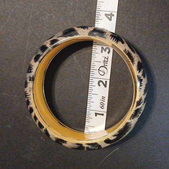 Womens leopard print plastic bracelet - Picture 4 of 5